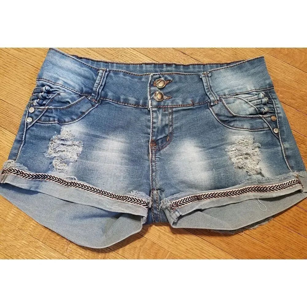 Strass distressed denim shorts size 11